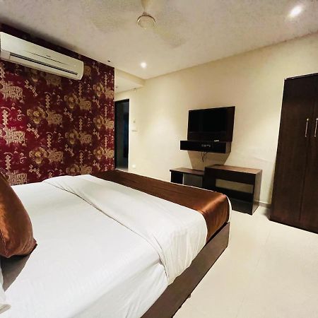 Hotel Nova Vesu سورات المظهر الخارجي الصورة