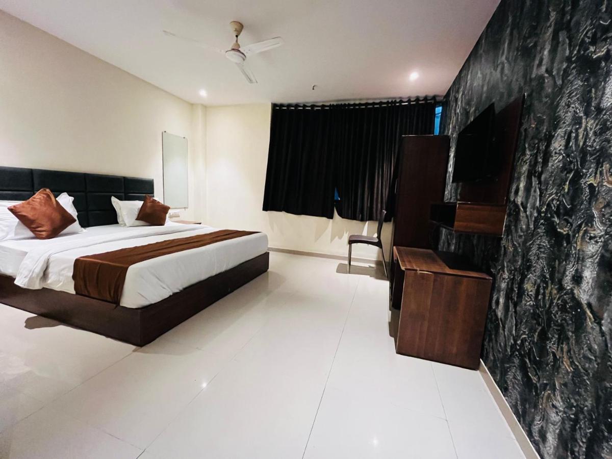 Hotel Nova Vesu سورات المظهر الخارجي الصورة