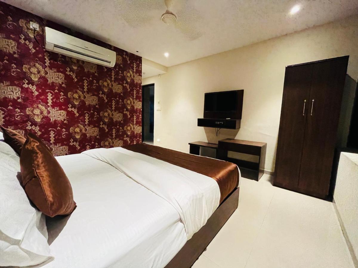 Hotel Nova Vesu سورات المظهر الخارجي الصورة