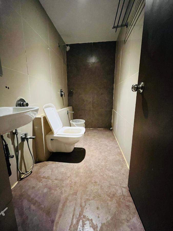 Hotel Nova Vesu سورات المظهر الخارجي الصورة